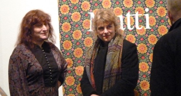 Auf Oberflächen lesen – Heinke Binder, eine keramische Bildhauerin