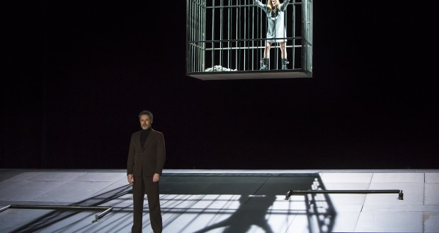 Aalglatte Inszenierung eines Klassikers der Charaktere Aalglatte Inszenierung eines Klassikers der Charaktere