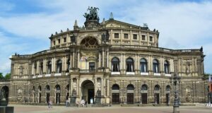 Dresden: Semperoper in neuer Intendanz