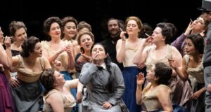 Zürich: Finales Applaus-Fortissimo für dekorativen Biedersinn