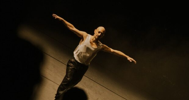 Leipzig: Sisyphos tanzt und lächelt nicht