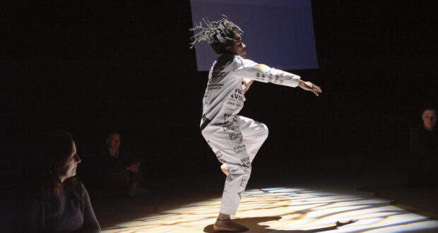 Leipzig: Aus der Erde geboren, aus der Haut befreit